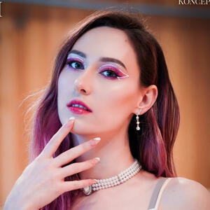 Holly @hollythelovely